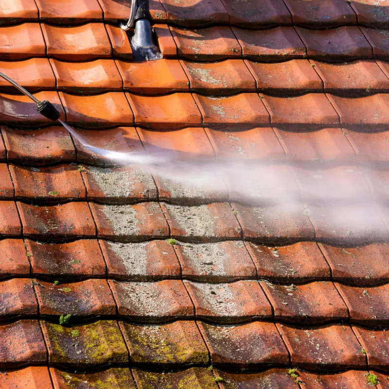 Nettoyage de toitures en Gironde pour particuliers